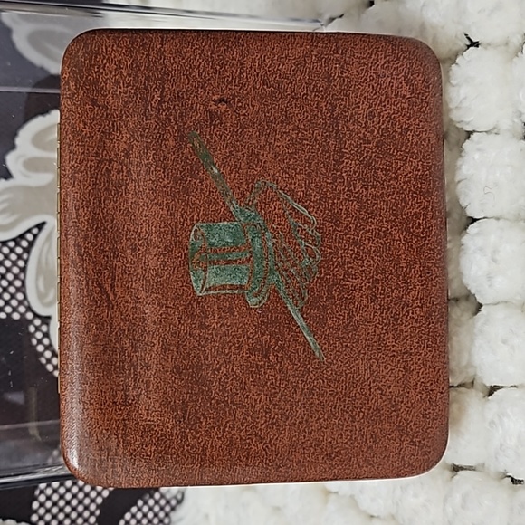 Vintage box for man jewelry, handmade embroidery designs inside. Gentlemen 🎁 - Picture 3 of 9